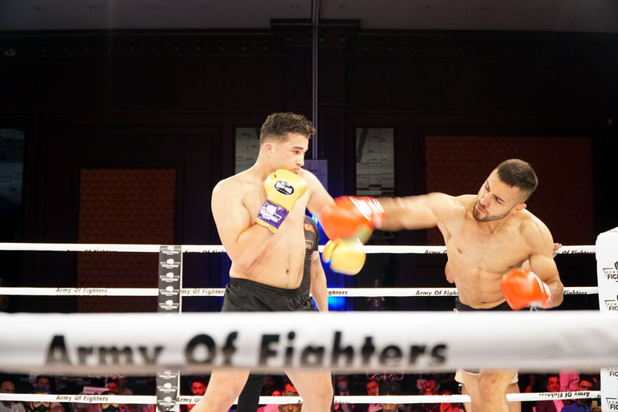 023-army_of_fighters_1